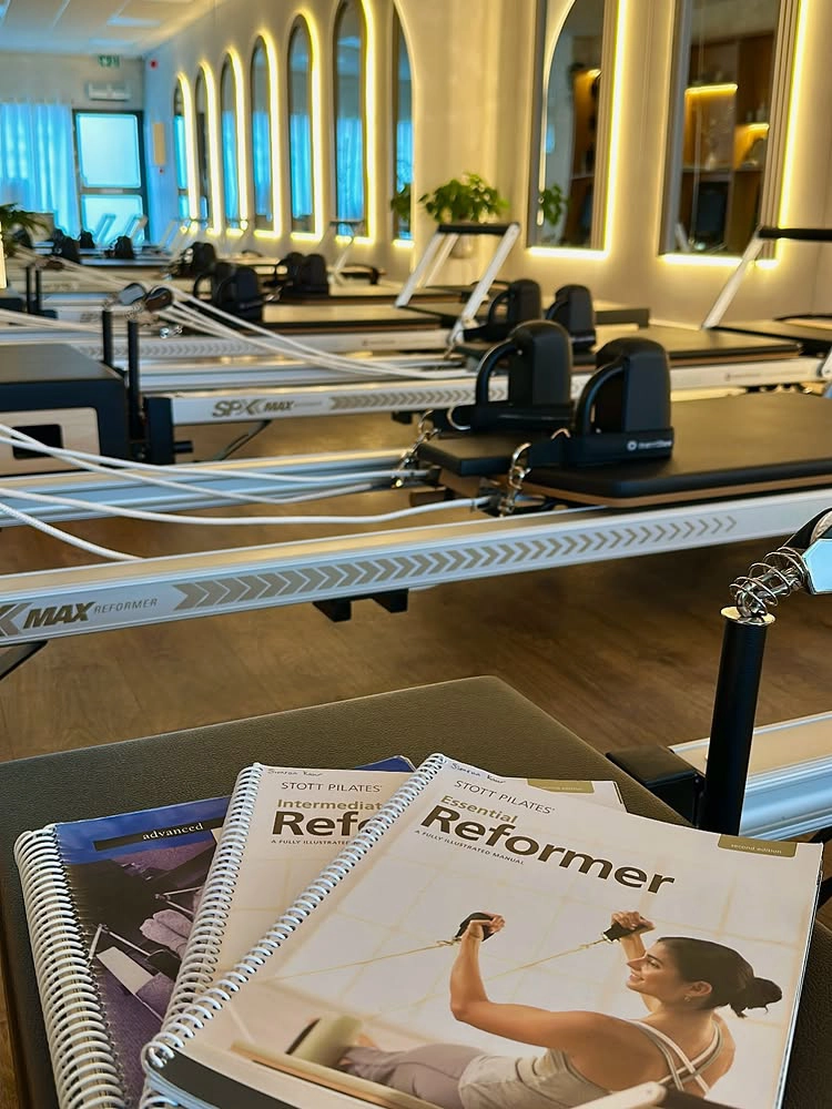 Is reformer Pilates good for beginners? 1 Is reformer Pilates good for beginners