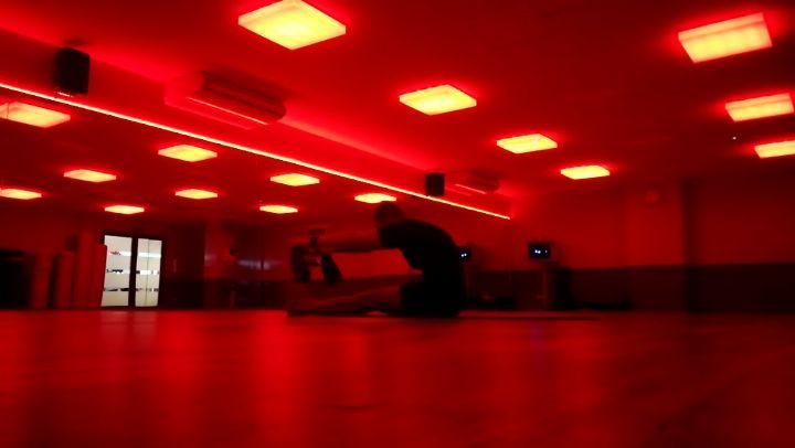 Home 14 What Makes Red Light Therapy Pilates a New Wellness Favourite 02